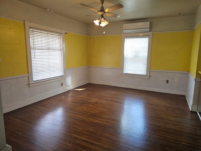 More Photos Of 6836 Palm Ave, Highland Office For Sale