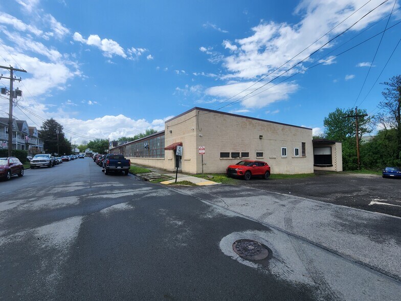 More Photos Of 943 Sanderson Ave, Scranton Warehouse For Sale
