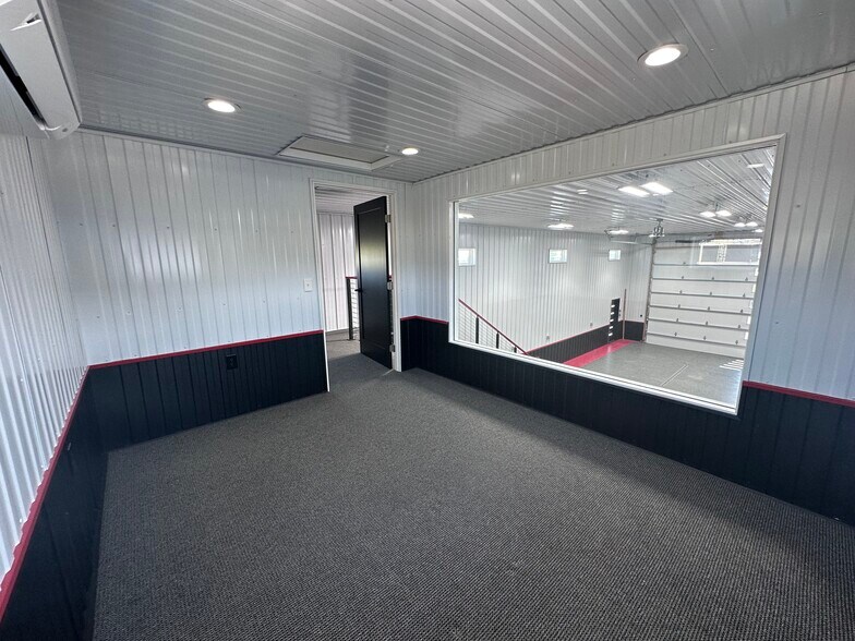 More Photos Of 6903 Backcountry Ave, Billings Distribution For Lease