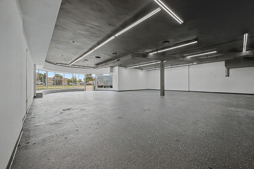 More Photos Of 14222 Fort St, Southgate General Retail For Lease