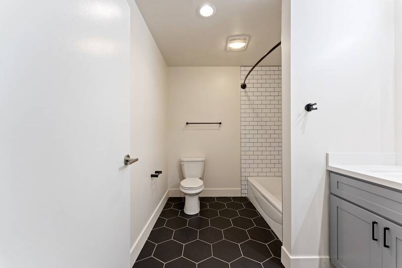 More Photos Of 1007 5th Ave, San Diego Apartments For Lease