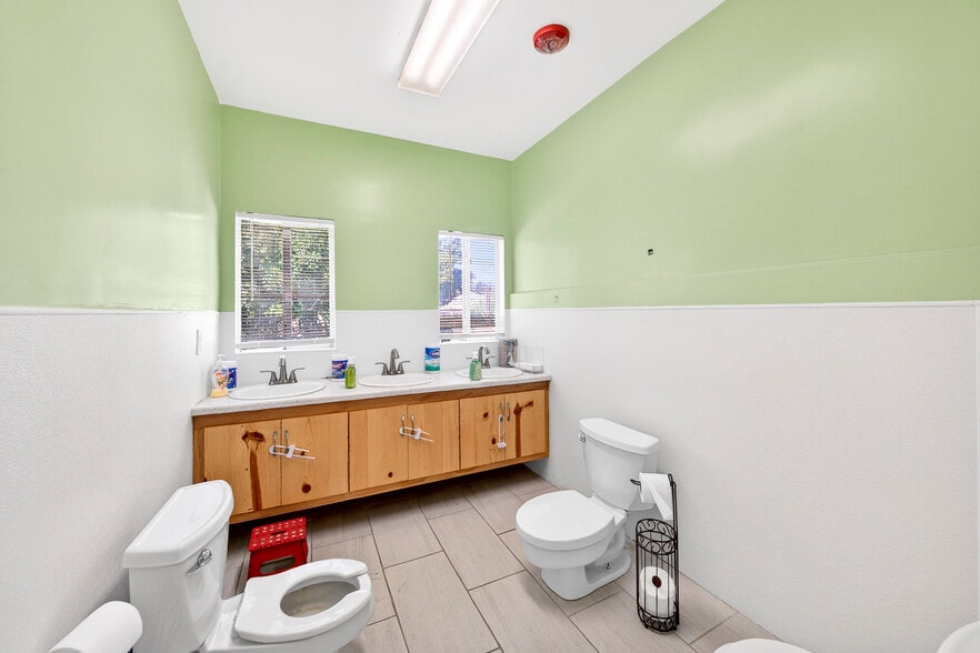 More Photos Of 1555 W Commonwealth Ave, Fullerton Office For Sale