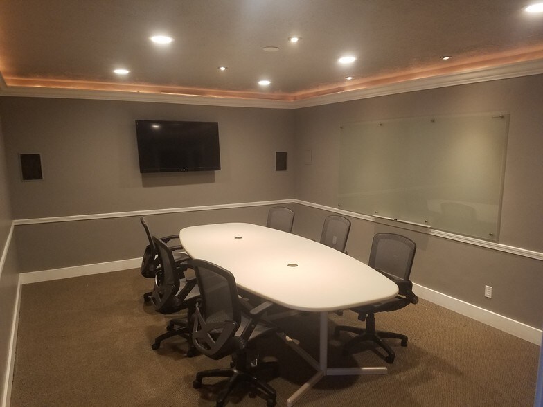 More Photos Of 519-533 W Center St, Pleasant Grove Office For Lease