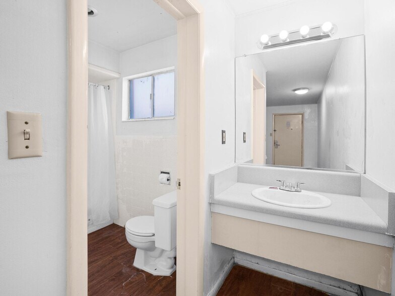 More Photos Of 145 S Main St, Richfield Hotel For Sale