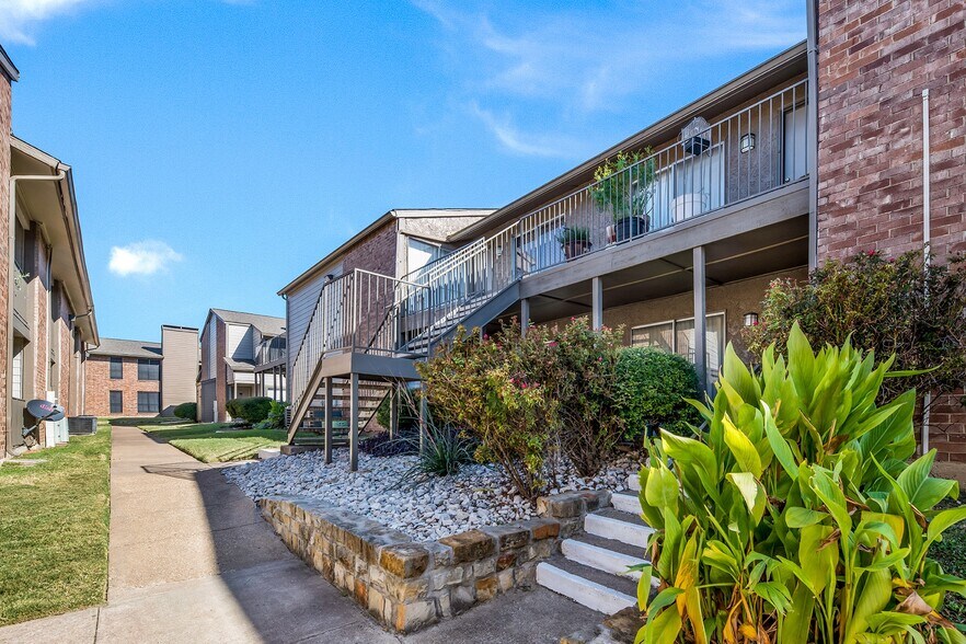 More Photos Of 35 2nd Ave E, Halliday Apartments For Sale