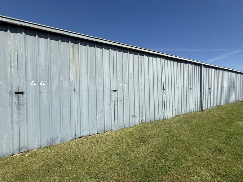 Primary Photo Of 1640 Lindbergh Dr, Beaumont Specialty For Sale