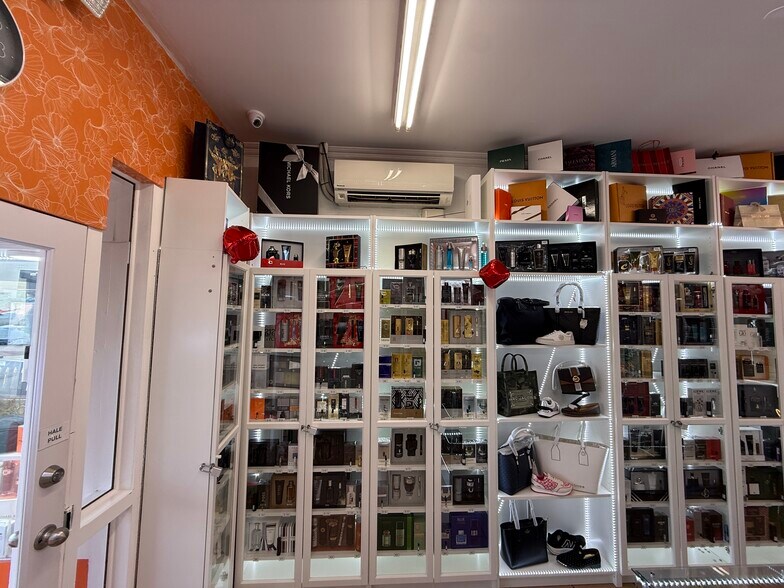 More Photos Of 131-137 Essex St, Lawrence Storefront Retail Residential For Lease