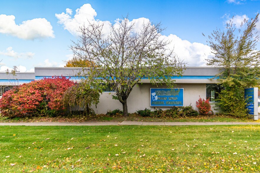 Primary Photo Of 5410 Allen Rd, Allen Park Medical For Sale