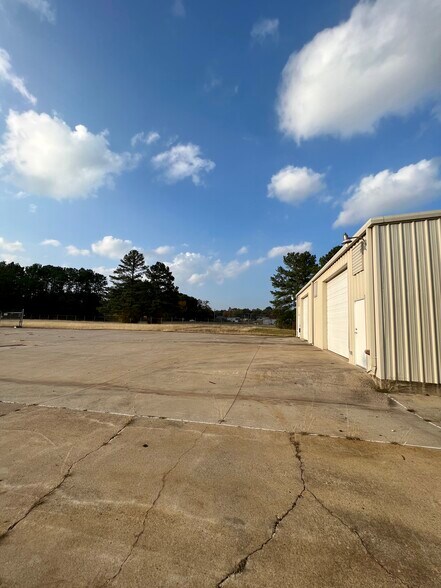 More Photos Of 1703 E Whaley St, Longview Warehouse For Lease