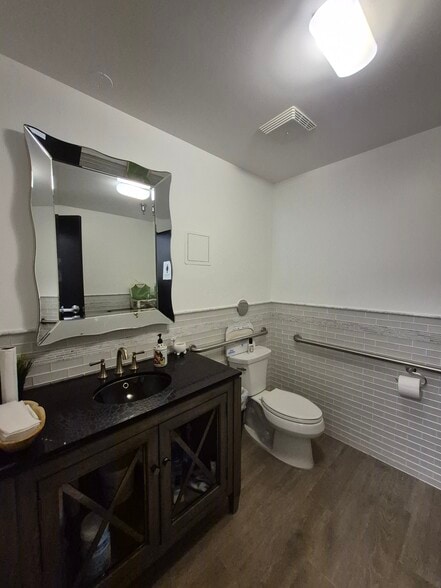 More Photos Of 15370 Fairfield Ranch Rd, Chino Hills Warehouse For Sale