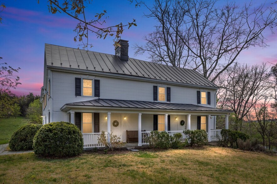 Primary Photo Of 315 Ganders Dr, Luray Hospitality For Sale