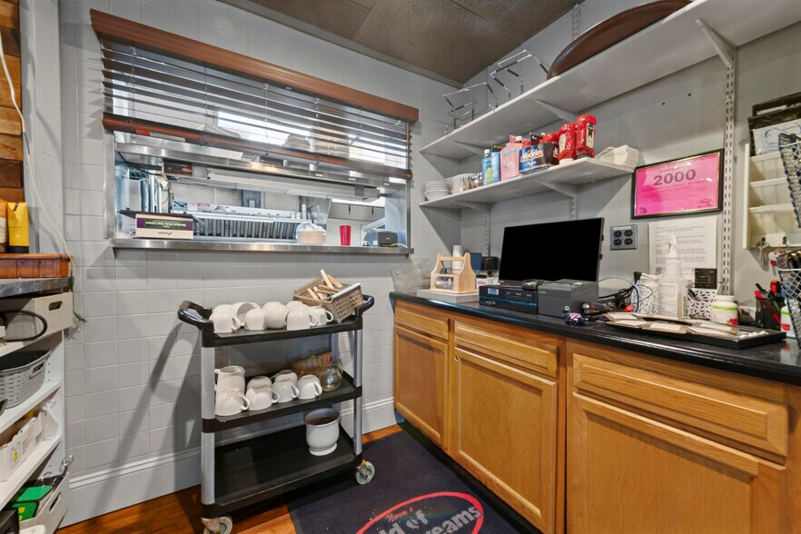 More Photos Of 1090 Rochester Rd, Troy Restaurant For Sale