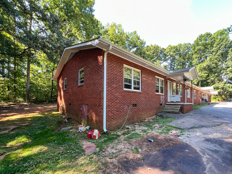 More Photos Of 144 Nottingham Dr, Forest City Apartments For Sale