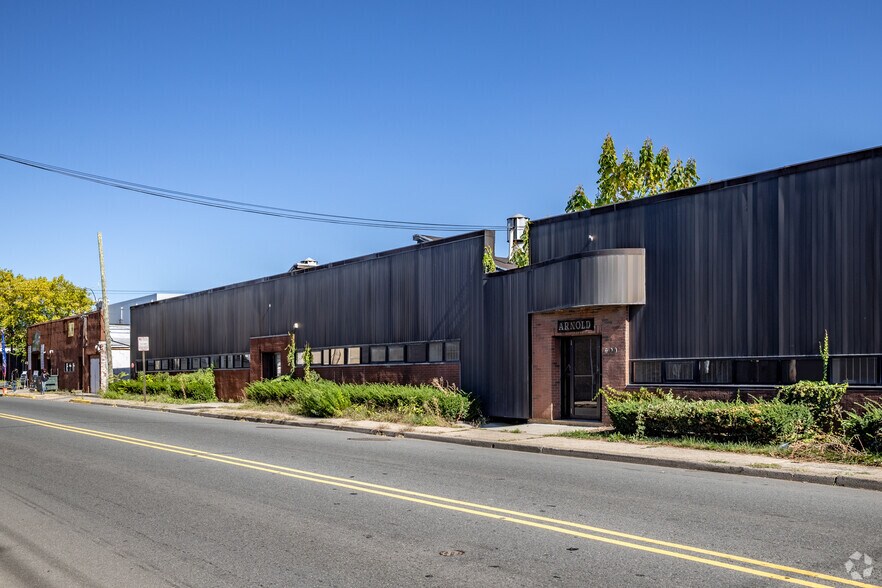 More Photos Of 386-394 Coit St, Irvington Manufacturing For Lease