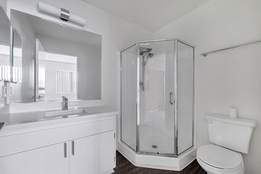 More Photos Of 14218 Victory Blvd, Van Nuys Apartments For Sale