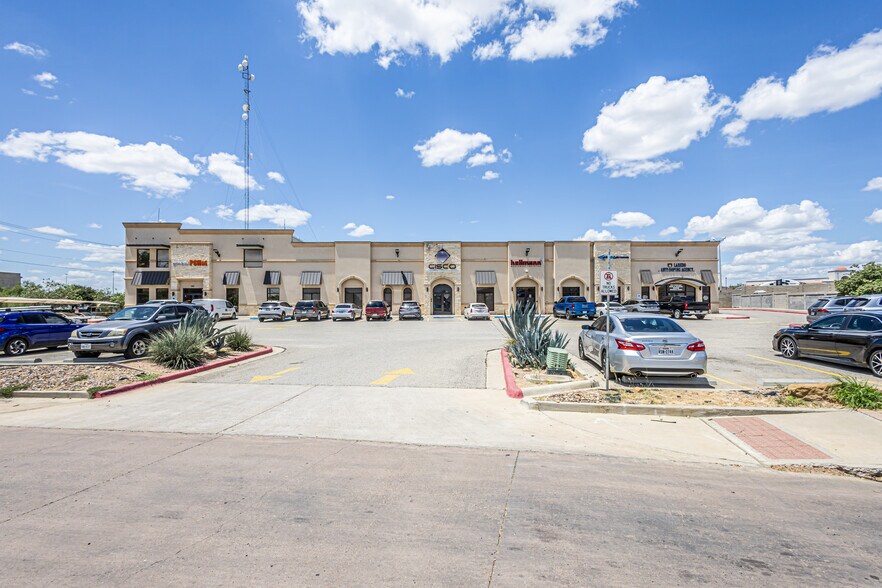 Primary Photo Of 302 Crossroads St, Laredo Office For Lease