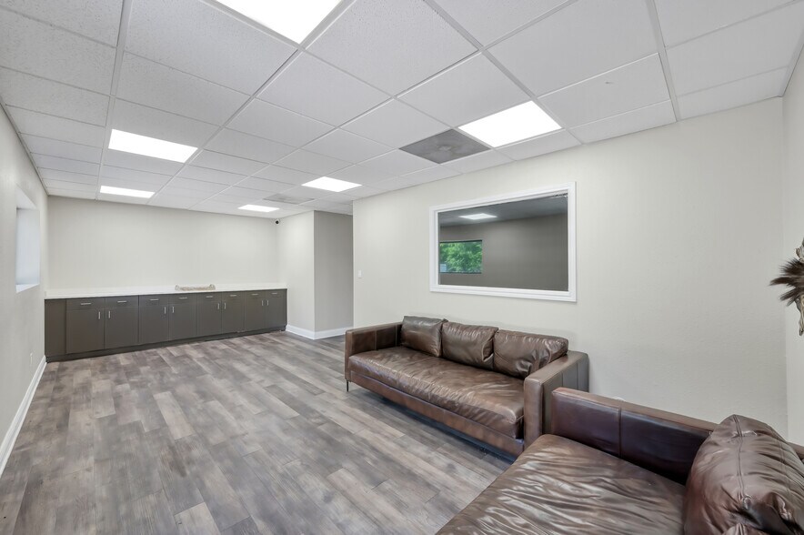 More Photos Of 2745 Interstate 45 S, New Waverly Manufacturing For Lease