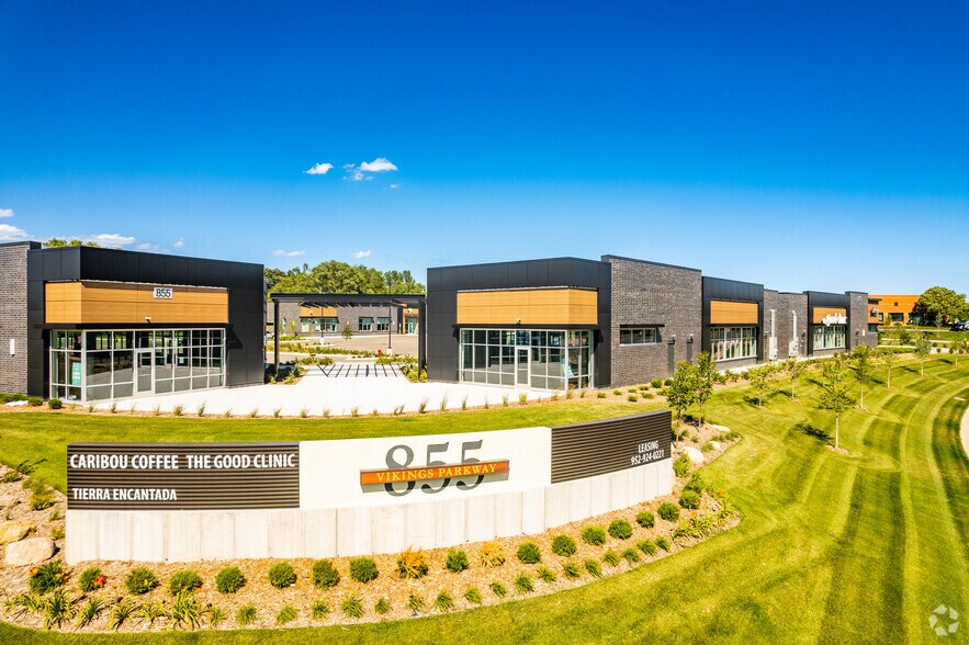 More Photos Of 855 Vikings Parkway, Eagan Restaurant For Lease