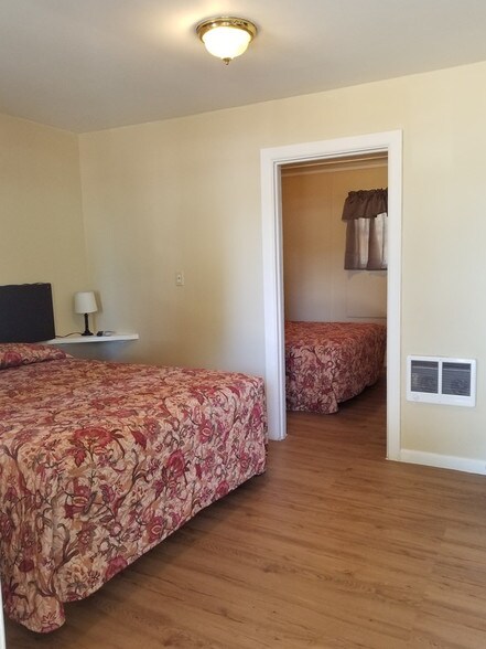 More Photos Of 109256 Highway 97 N, Chemult Hotel For Sale