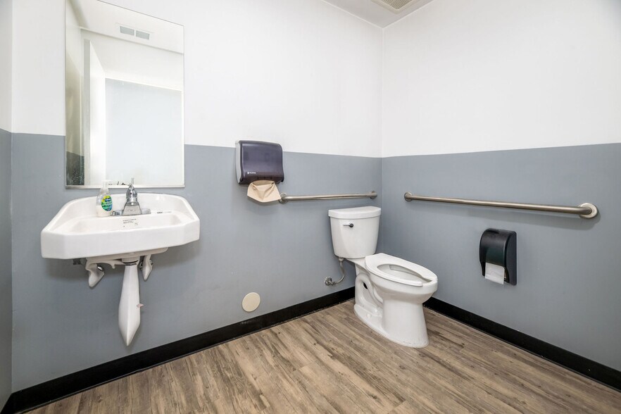 More Photos Of 110 Spring Hill Dr, Grass Valley Manufacturing For Sale