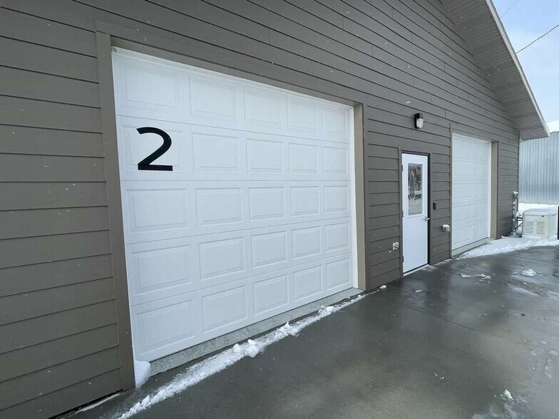 More Photos Of 927 J St, Burwell Flex For Sale