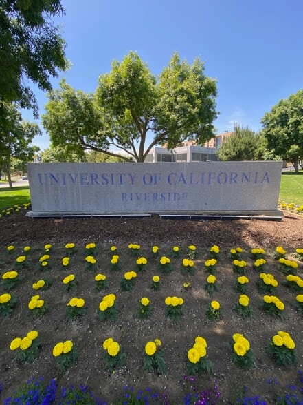More Photos Of 220 W Big Springs Rd, Riverside Schools For Sale