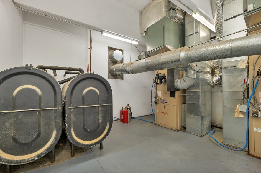 More Photos Of 1210 White Mountain Hwy, Ossipee Freestanding For Sale