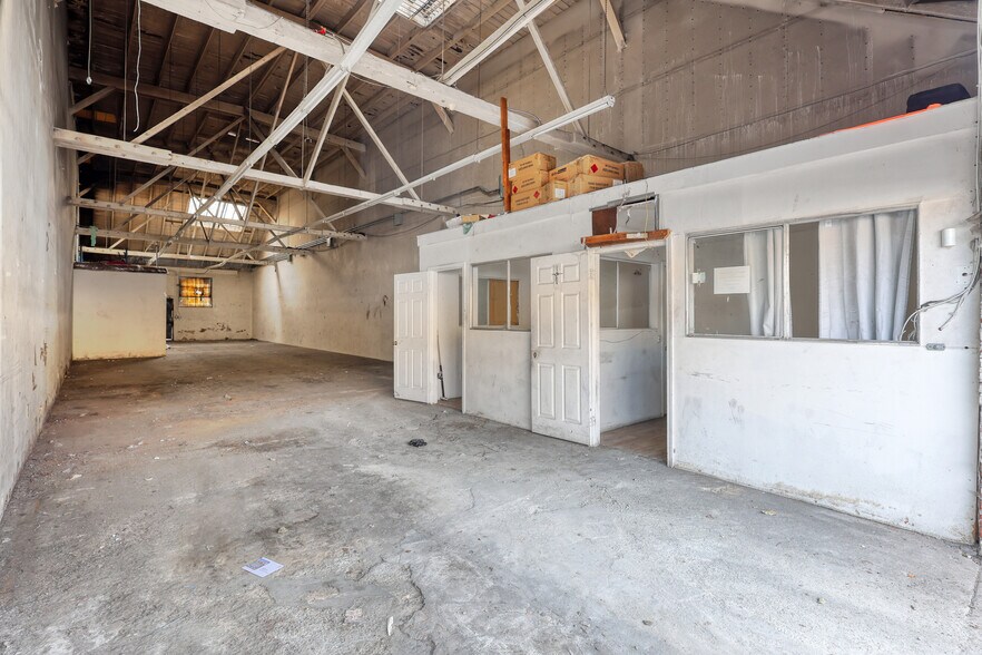 More Photos Of 784 Crocker St, Los Angeles Warehouse For Sale