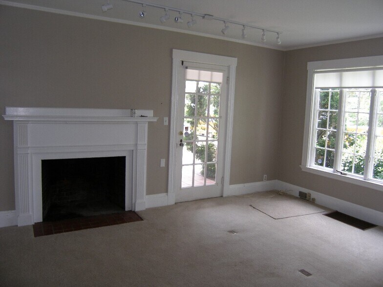 More Photos Of 356 Boston Post Rd, Sudbury Office For Sale