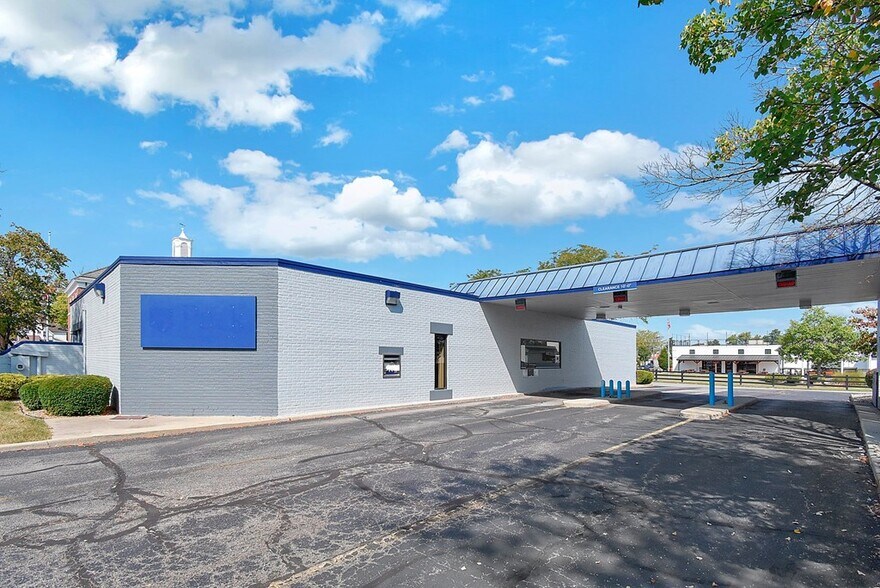 More Photos Of 245 N Seltzer St, Crestline Bank For Sale