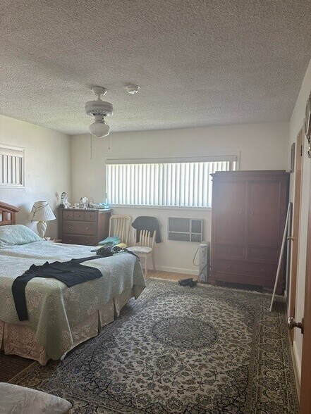 More Photos Of 10427 Odell Ave, Sunland Apartments For Sale