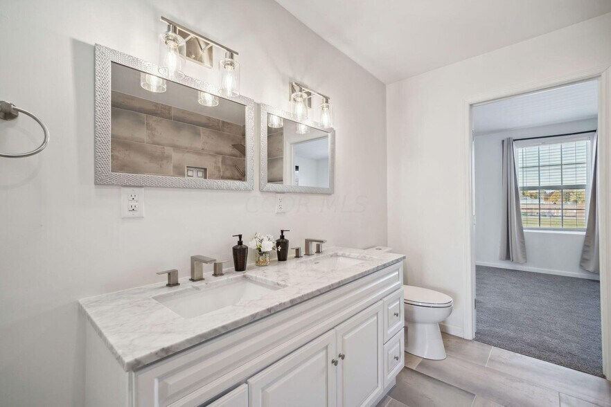 More Photos Of 4677 E Livingston Ave, Columbus Specialty For Sale