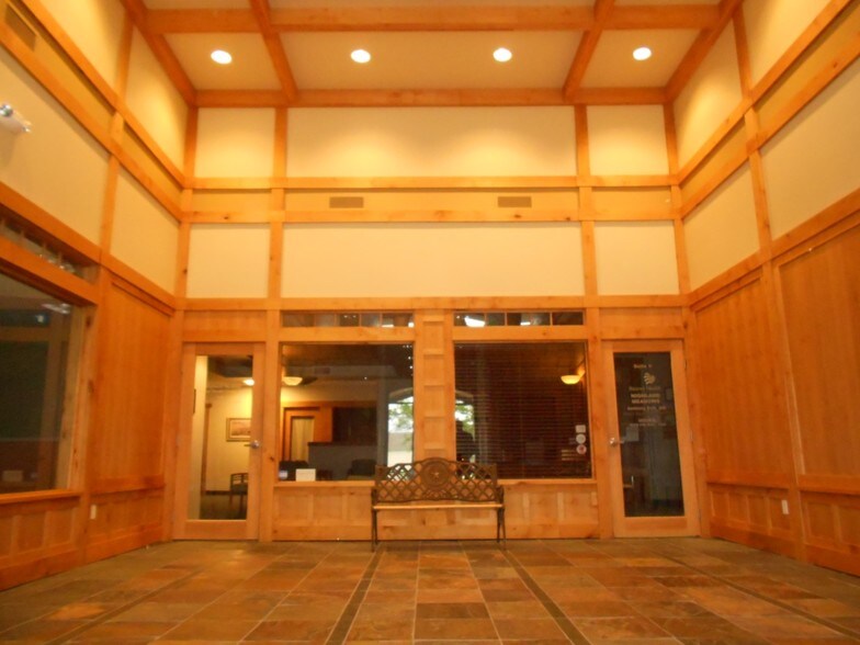 More Photos Of 8201 Spinnaker Bay Dr, Windsor Office For Lease