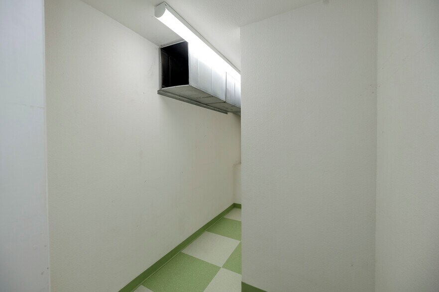 More Photos Of 918 10th St, Modesto Storefront Retail Office For Sale