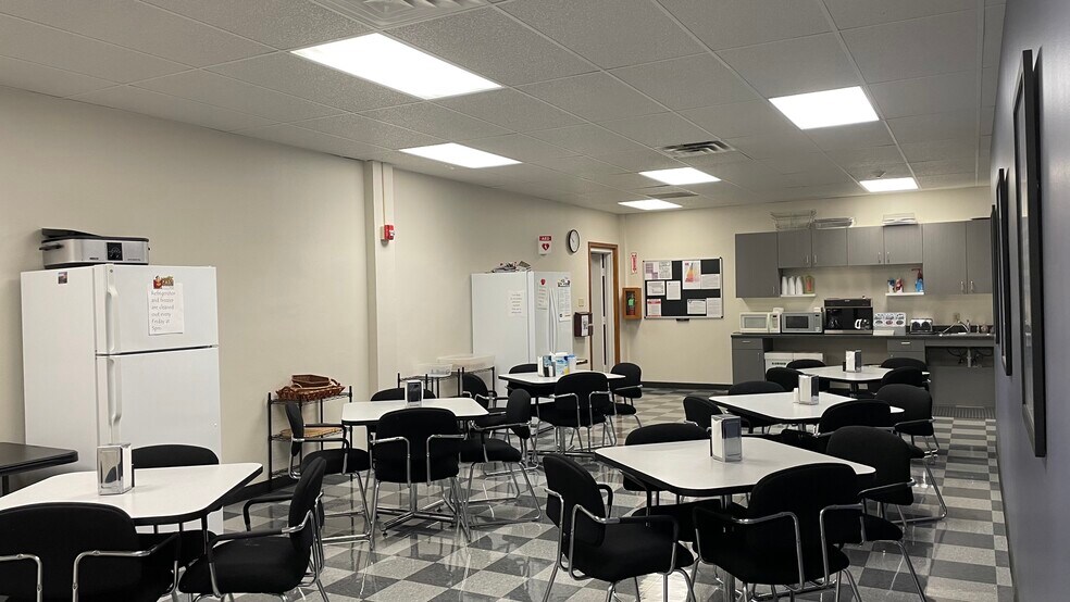 More Photos Of 2801 S Interstate 35 S, Austin Loft Creative Space For Lease