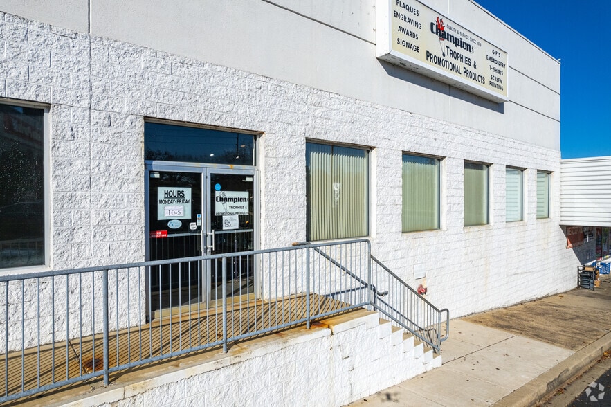 More Photos Of 3421 Kirkwood Hwy, Wilmington General Retail For Lease