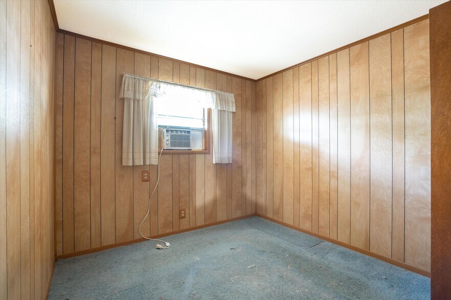 More Photos Of 22 Chaparral Dr, Fredericksburg Storefront Retail Office For Sale