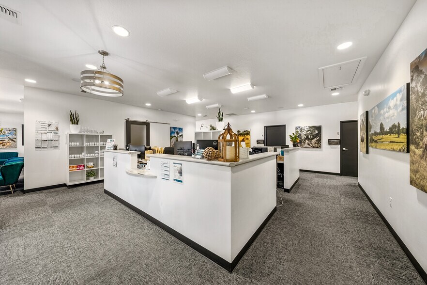 More Photos Of 296 S Pacific Hwy, Talent Medical For Sale