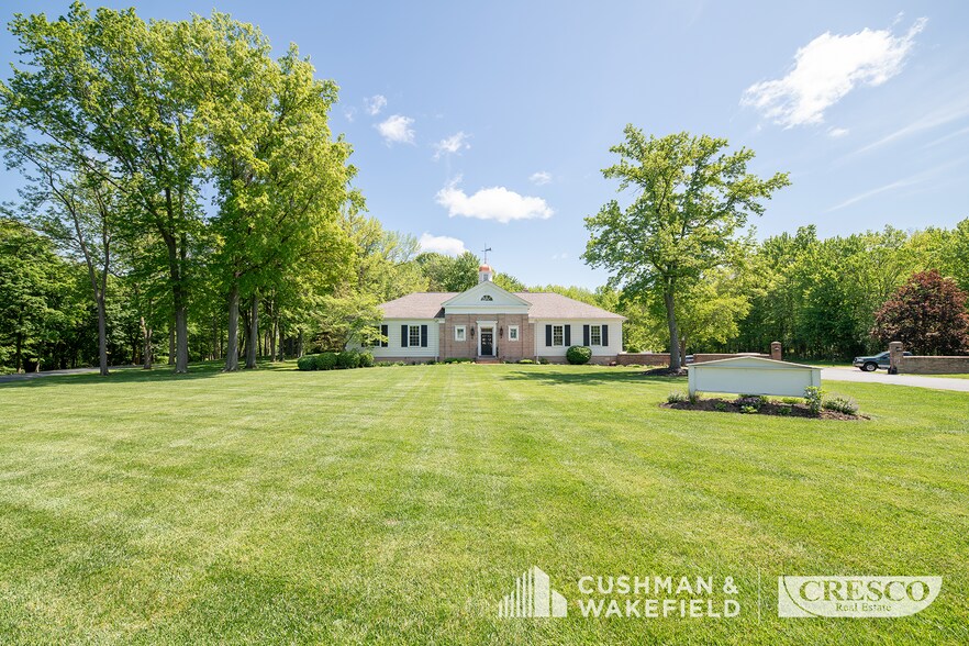 More Photos Of 4420 Sherwin Rd, Willoughby Office For Lease