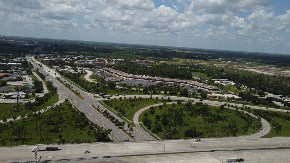 More Photos Of 2705-2819 Peters Rd, Fort Pierce Office For Lease