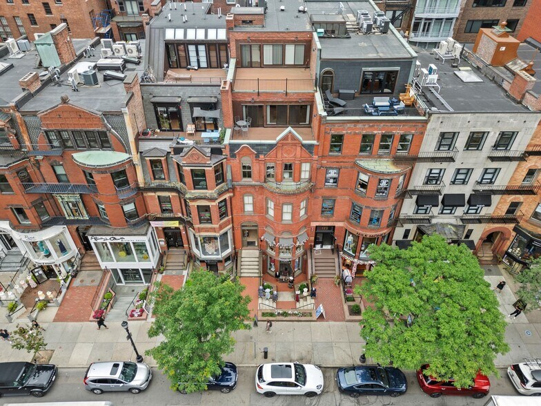 More Photos Of 168 Newbury St, Boston Freestanding For Lease