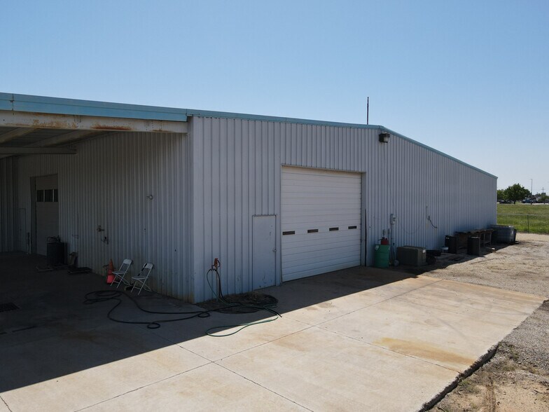More Photos Of 3700 N 14th St, Ponca City Warehouse For Sale