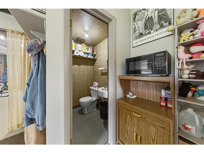 More Photos Of 206-208 Mineral Springs Rd, Owatonna Storefront Retail Office For Sale