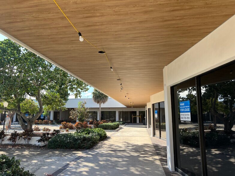 Primary Photo Of 500 NE Spanish River Blvd, Boca Raton General Retail For Lease