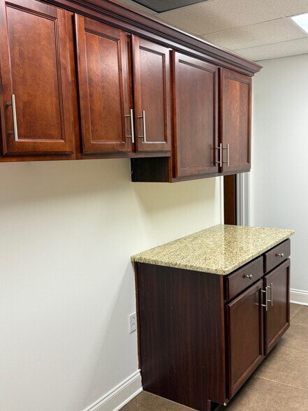 More Photos Of 6065 Parkway North Dr, Cumming Distribution For Sale