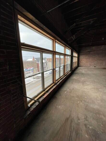 More Photos Of 1875 Niagara St, Buffalo Storefront Retail Residential For Sale