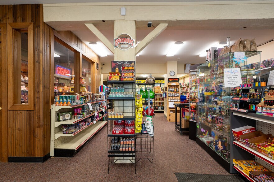 More Photos Of 193 Park St, Rockland Freestanding For Sale