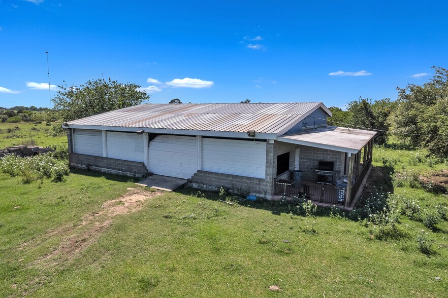 More Photos Of 7489 Interstate 10 Frontage Rd, Sealy Land For Sale