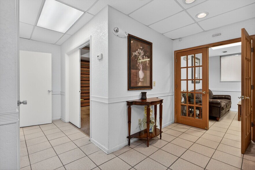 More Photos Of 513 N State Road 7, Margate Office For Lease