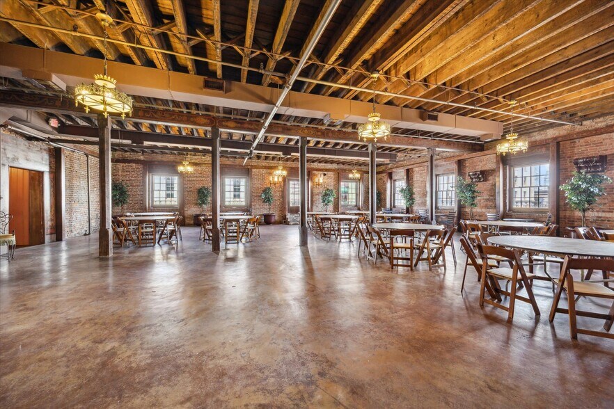 More Photos Of 210 Moody Ave, Galveston Storefront Retail Office For Sale